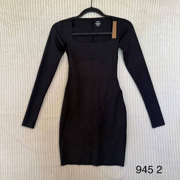 Skims Body Long Sleeve Short Dress Size Small Onyx/black NWT Built In Shapewear - Picture 1 of 11